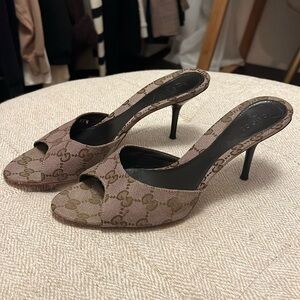 GUCCI Vintage Heels (Size 37.5)